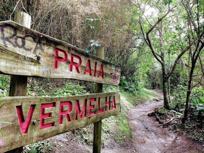 Trilha da Praia Vermelha